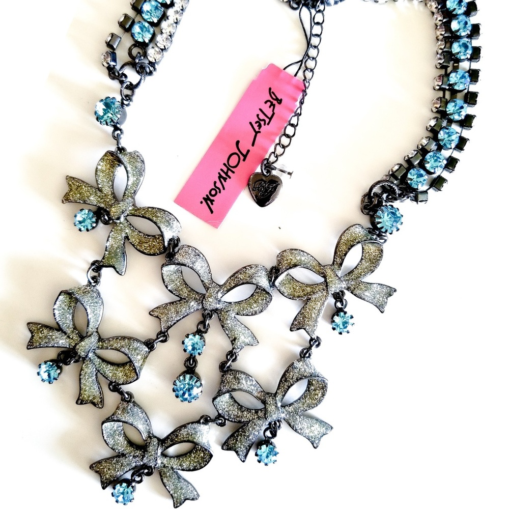**NWT** Betsey Johnson Bonjour Butterfly Necklace